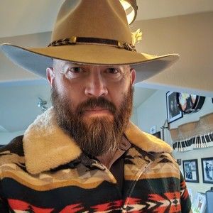 Meet your Posher, Kurtis